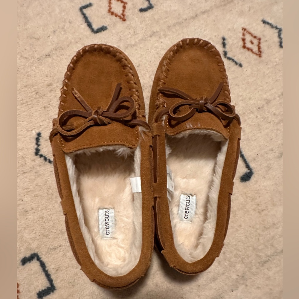 Jcrew Crewcuts sherpa lined slippers, size 5